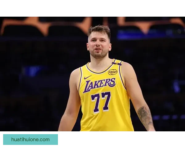 东契奇复出砍42分12助攻湖人力克骑士 里夫斯艾顿双双贡献精彩表现