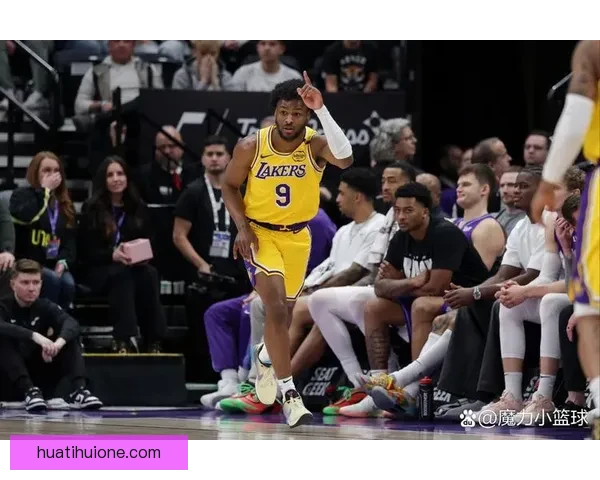 布朗尼豪取26分7篮板5助攻率南湾湖人取胜 老詹社媒点赞布朗尼表现杰出